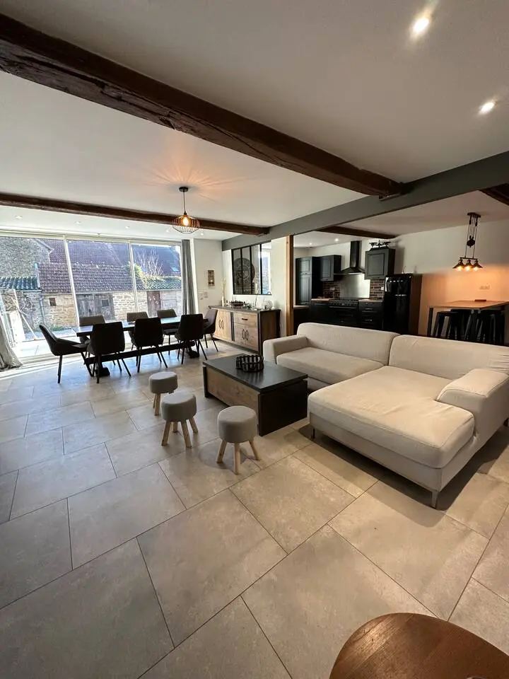 Gîtes de charme en Bourgogne avec spa à Bellonet-sous-Pouilly. Idéal pour groupes jusqu’à 10 personnes. Réservez votre séjour au calme en Côte-d’Or.